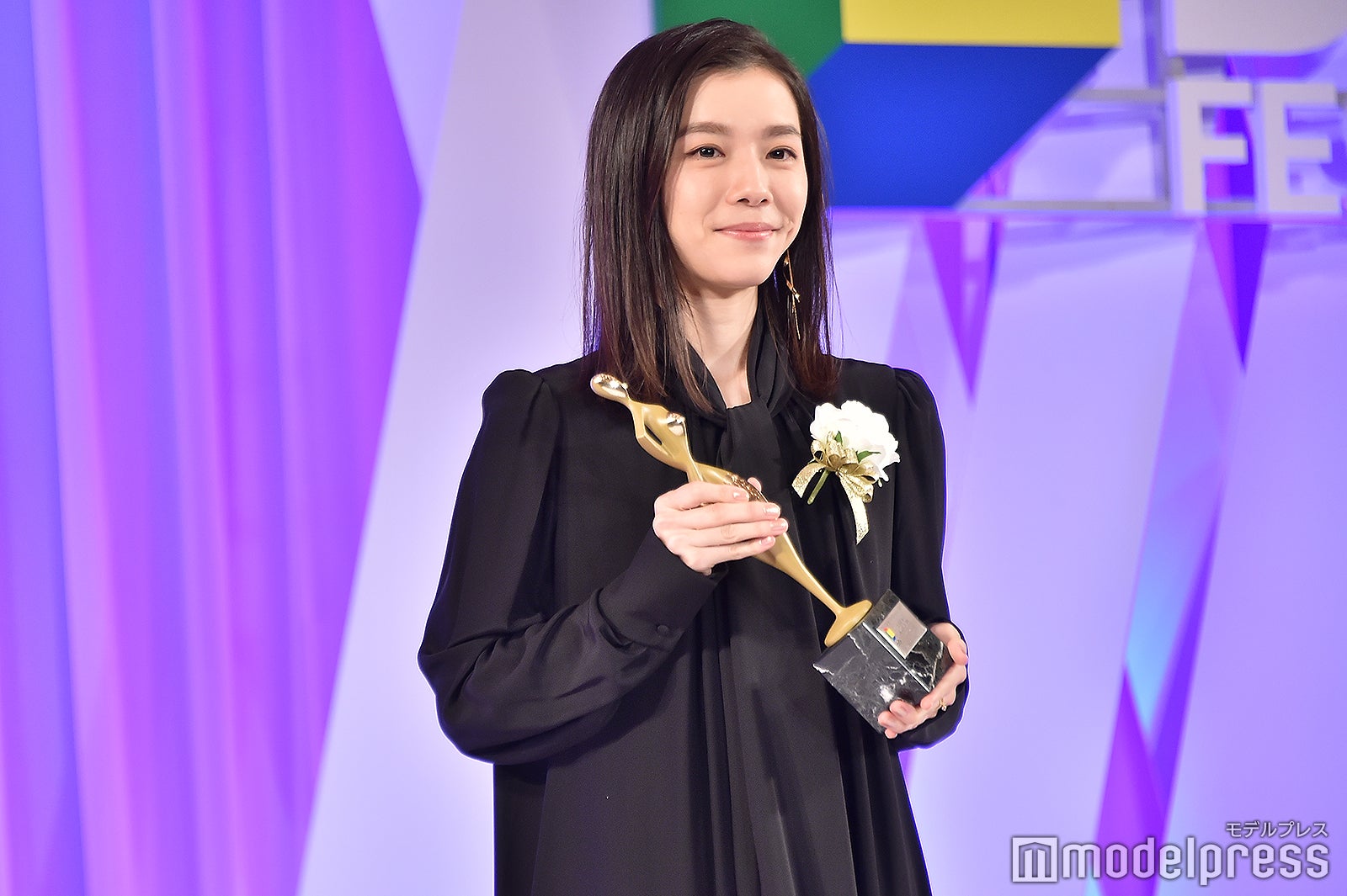 注目の美女シンガー・milet、デビュー曲で主題歌賞に輝く「inside you」授賞式で生歌唱＜東京ドラマアウォード2019＞