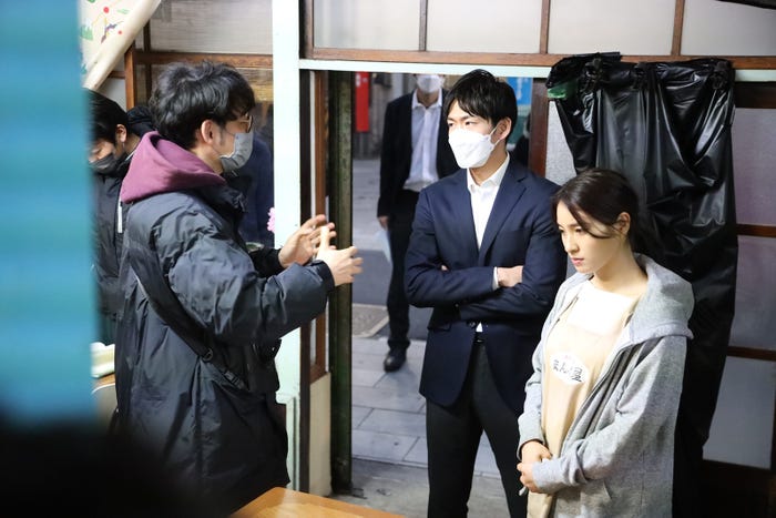 松下洸平、土屋太鳳/「『やんごとなき一族』舞台裏」より(C)フジテレビ