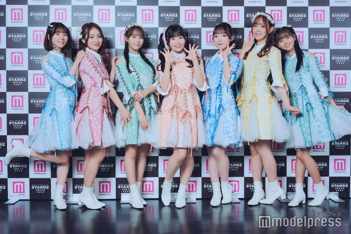 (左から)相川奈央、月城咲舞、麻丘真央、望月りの、河瀬詩、天城サリー、椎名桜月/22/7(C)モデルプレス