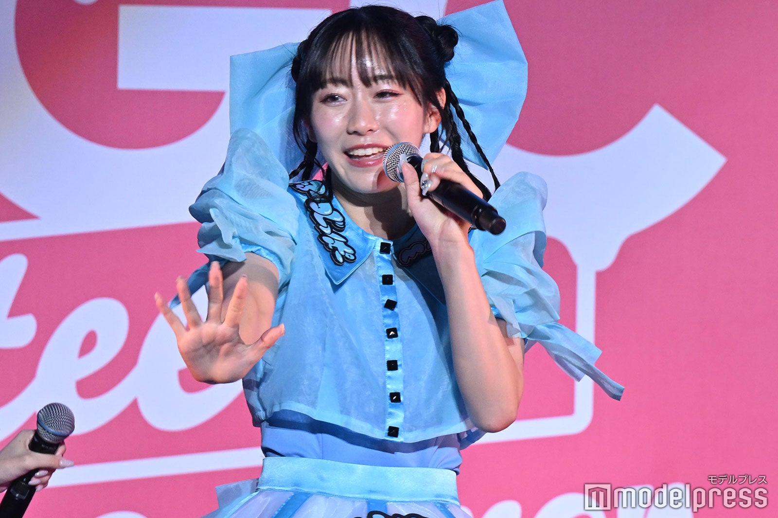 真中まな／FRUITS ZIPPER（C）モデルプレス