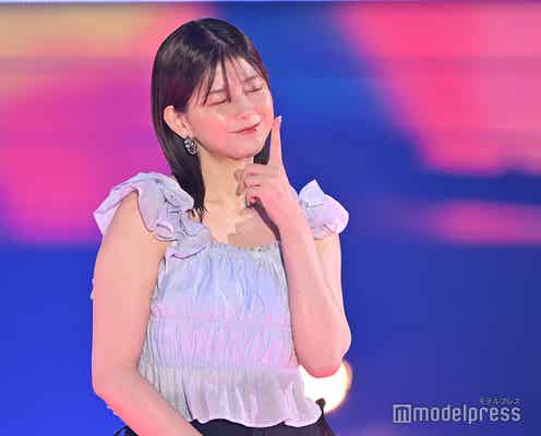渡邉理佐、妖精のようなランウェイ ポーズにもキュン【GirlsAward 2024 S/S】