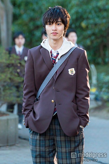 山崎賢人 ヒロイン失格 制服姿を満喫 かっこいい 着こなしポイントを解説 モデルプレス 山崎賢人 ヒロイン失格 制服姿を満喫 かっこいい 着こなしポイントを解説 モデルプレス