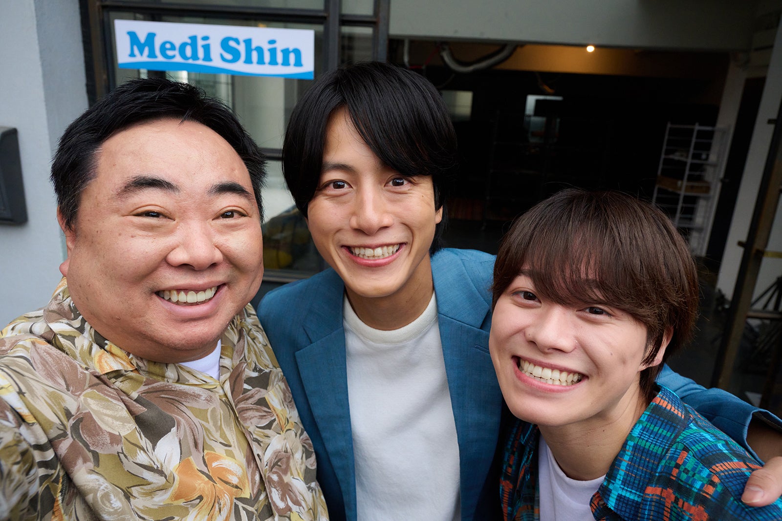 塚地武雅、溝端淳平、大橋和也「リベンジ・スパイ」第1話（C）テレビ朝日