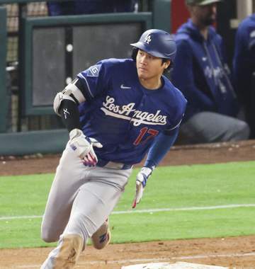 大谷翔平がボテボテ内野安打で好機拡大！初球攻撃も打ち損じ→快足飛ばして一塁へ駆け込む 5戦連続安打も打線が山本由伸を援護できず