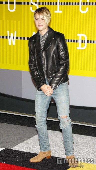 ジャスティン・ビーバー、コミュニティサービスでペンキ塗り