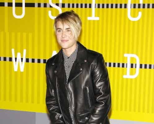 ジャスティン・ビーバー、コミュニティサービスでペンキ塗り