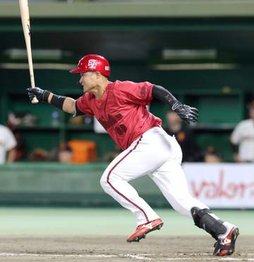 広島・田村 勝負強さ光った同点打！右手一本「食らいついていこう」 昇格即スタメンで収穫と課題「同じミスが出ないように」