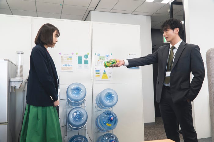 松井愛莉、大貫勇輔「子宮恋愛」第1話(C)ytv