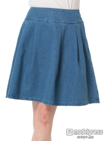 デニムフレアスカート「E hyphen world gallery」4,309円(税込)