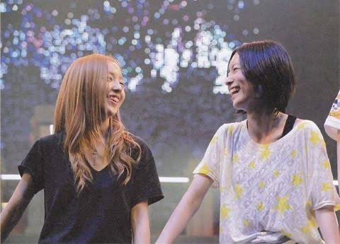 松井珠理奈、板野友美との“AKB時代”ショット披露 妊娠を祝福「ママになるともちんさんも大好き」