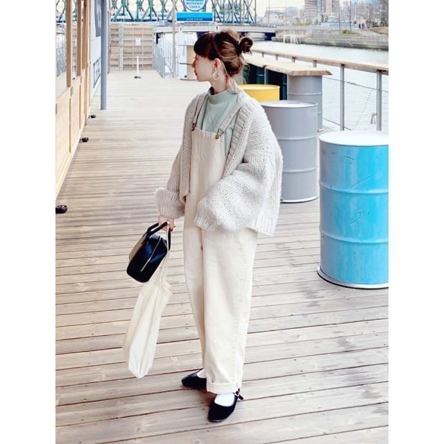 楽ちんでカジュアル可愛い オーバーオールの爽やかなお出かけコーデ8選 モデルプレス