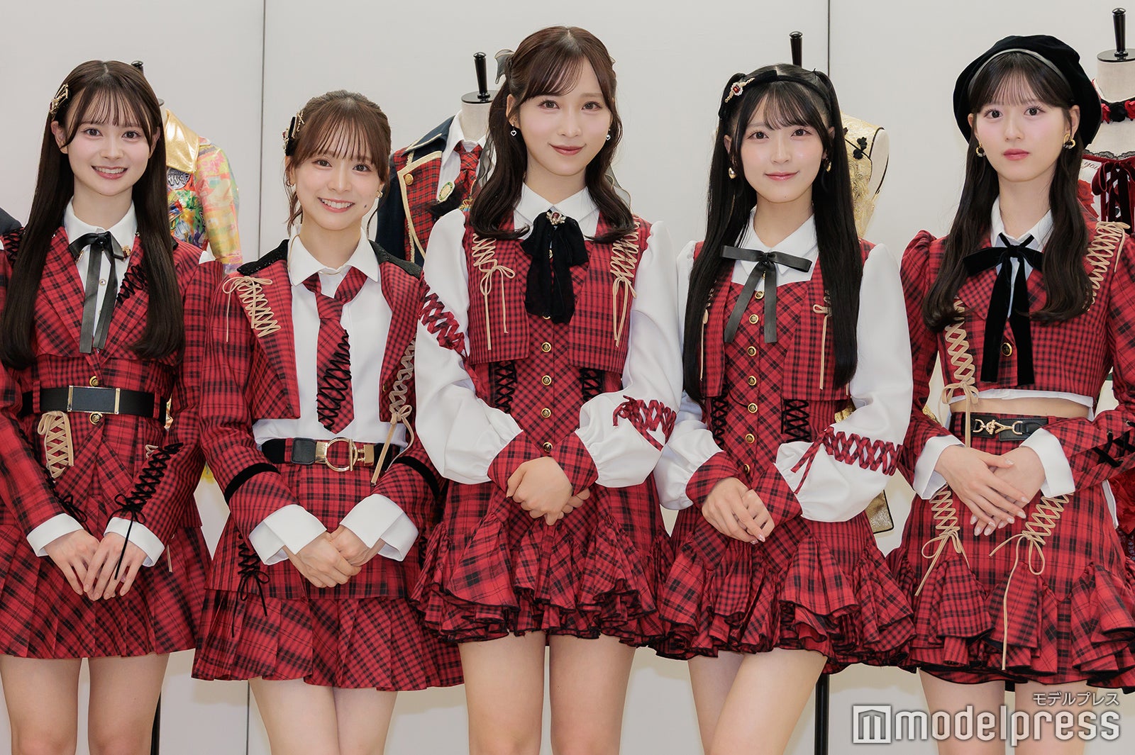 （左から）伊藤百花、倉野尾成美、小栗有以、佐藤綺星、八木愛月（C）モデルプレス