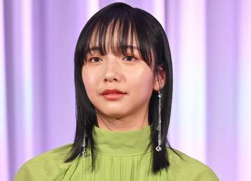 山之内すず「どこまで伸びそうかなー」 最新ヘアに反響続々「スーパーロング見てみたい」「今の髪形最高」