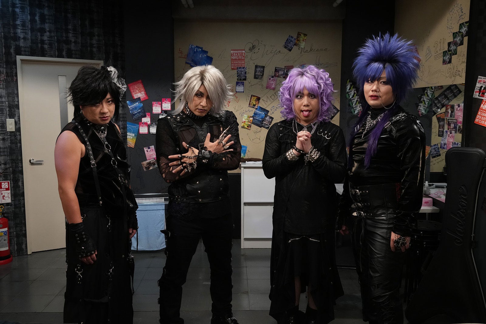 「ビジュアル系」（左から）チョコレートプラネット、せいや、岡部大 （C）フジテレビ