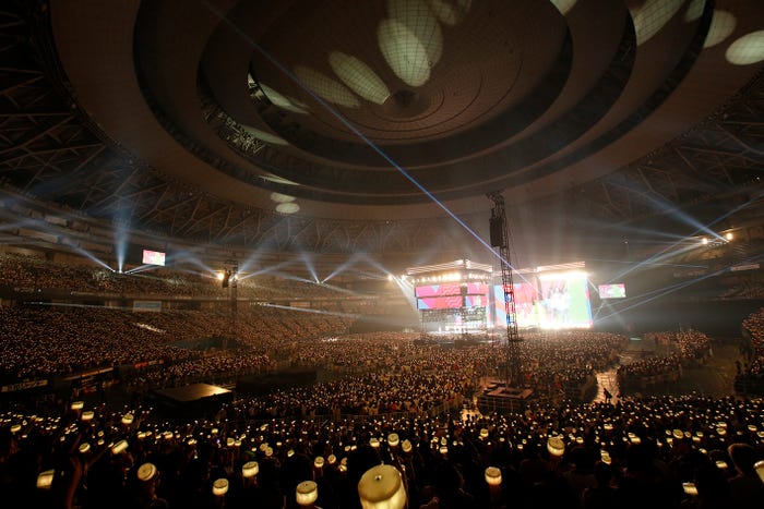 AAA「AAA DOME TOUR 2018 COLOR A LIFE」大阪公演(C)川田洋司 (mosa inc.), 小境勝己, 佐藤薫