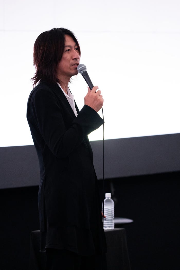 TAKURO/撮影:岡田裕介