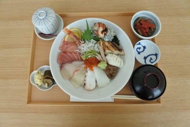 新鮮正和食　風波の海鮮丼