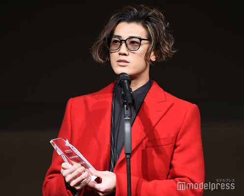 赤西仁「最も影響力あるアーティスト」に輝く 華麗なスピーチで沸かす<WEIBO Account Festival in Japan2018>