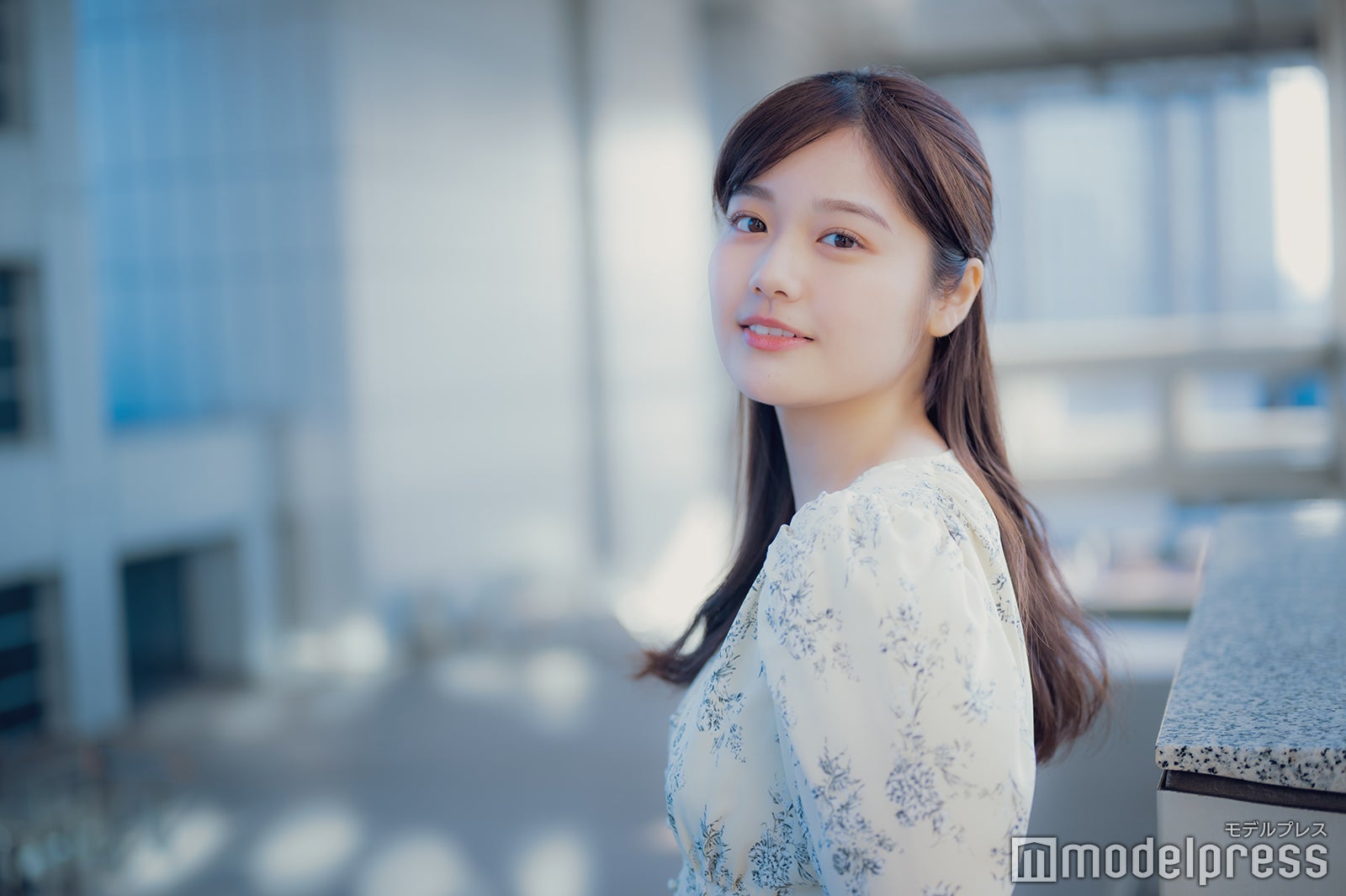 峯本奈津さん（C）モデルプレス