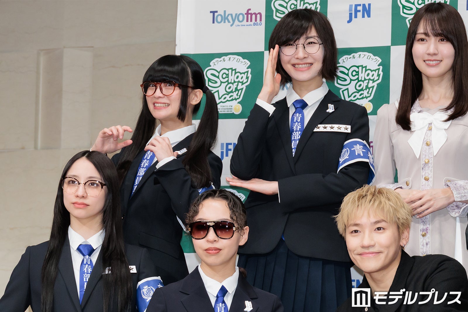 （上段左より）MIZYU、SUZUKA、賀喜遥香（下段左より）KANON、RIN、小森隼（C）モデルプレス