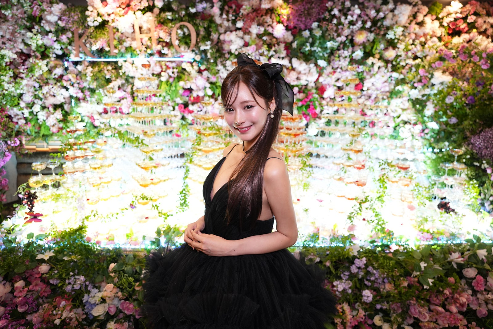 本物保証!  幻の存在”人気キャバ嬢きほのバースデーイベントに潜入 現役最後 スーツ