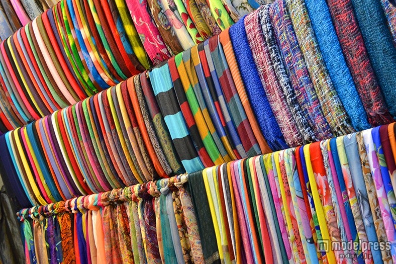 ストールは観光中やレストラン等で大活躍