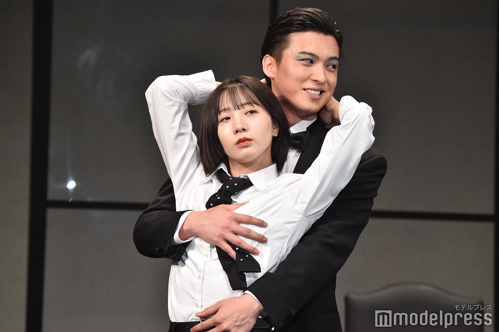 能條愛未、荒井敦史／一部公開されたシーンより（C）モデルプレス