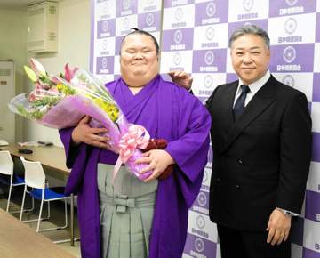 大相撲“千代丸たん”が引退会見「恥ずかしかったけれどうれしかった」SNS大バズリ感謝、元小結の弟に「知名度は自分の方があった」