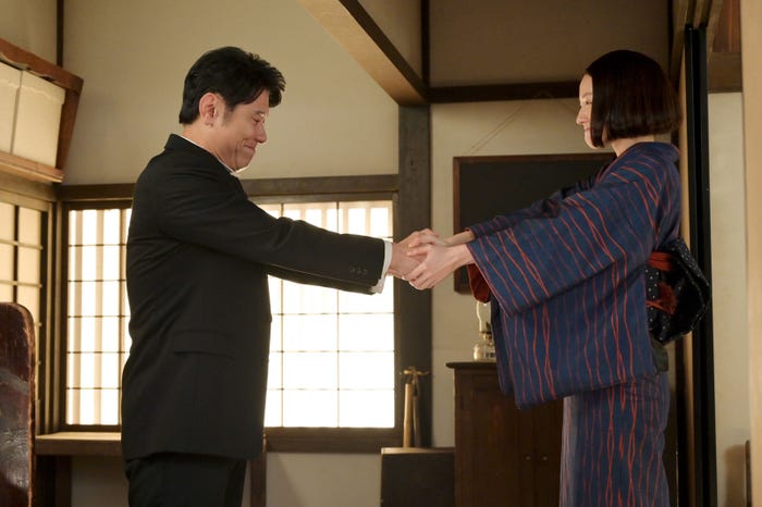 原田泰造、上坂樹里「風、薫る」第87話(C)NHK