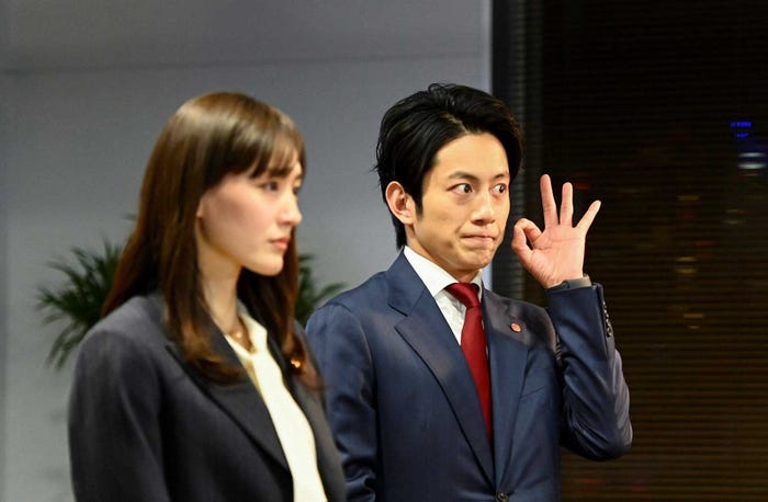 綾瀬はるか、溝端淳平「天国と地獄 ~サイコな2人~」第8話より(C)TBS