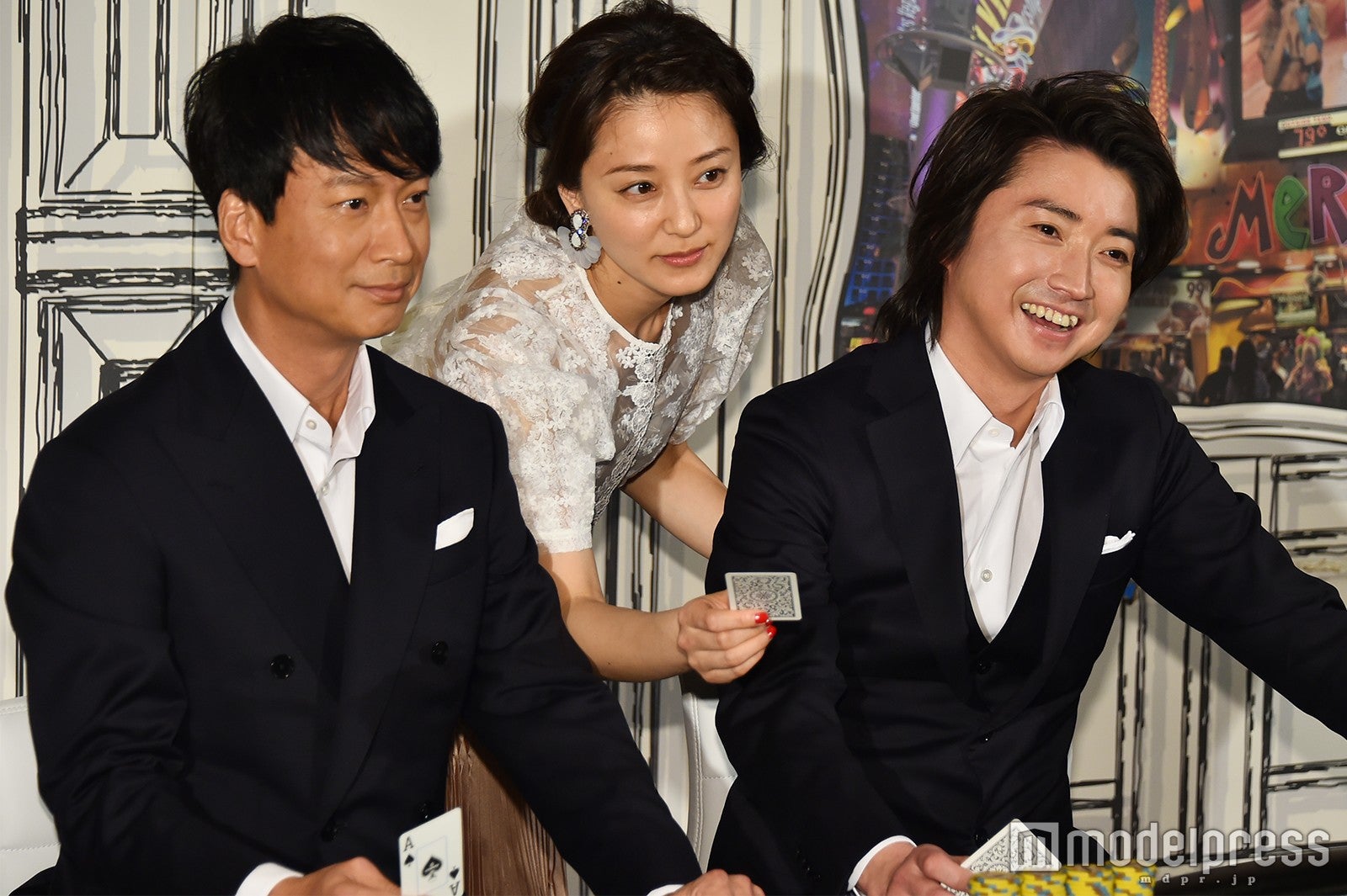 （左から）椎名桔平、中越典子、藤原竜也 （C）モデルプレス