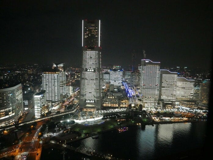 横浜北仲ノット46階にある無料の展望フロアからの眺め(2021年12月24日撮影)