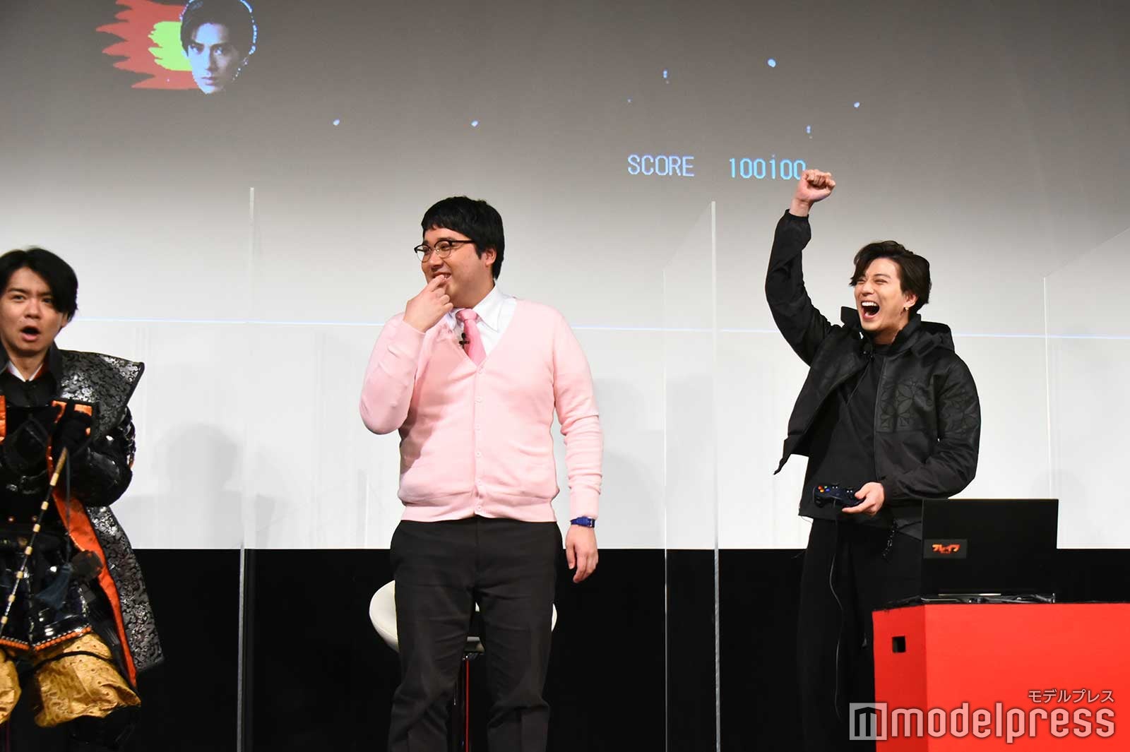 野田クリスタル、村上、新田真剣佑 （C）モデルプレス