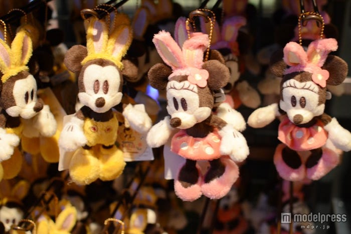 レトロなミッキー、ミニーのぬいぐるみバッジ