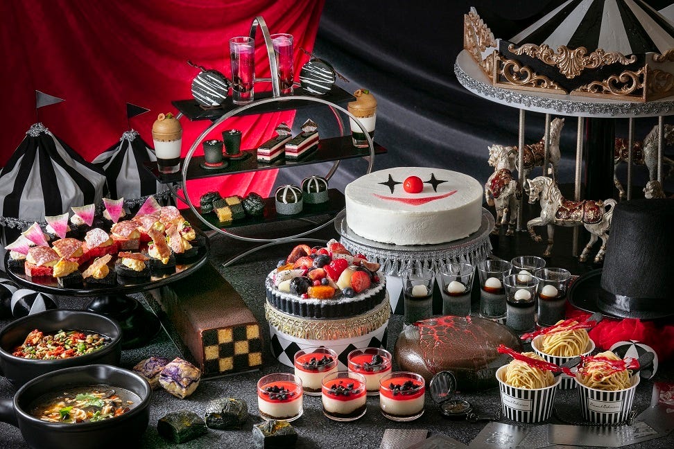 ヒルトン名古屋「スイーツ・オブ・ザ・ダークサーカス」黒スイーツ主役のアフタヌーンティー&週末ビュッフェ