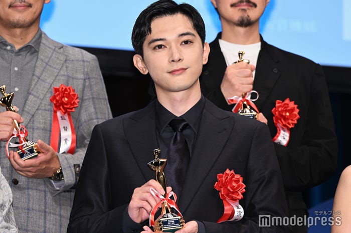 吉沢亮(C)モデルプレス