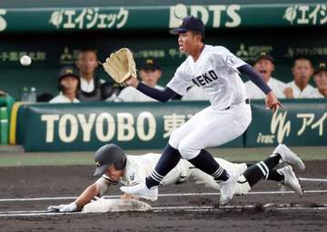 「俺まで泣きそうに」「胸打たれる」試合後、泣き崩れた松商学園・久保田主将→涙こらえ三重ナイン一人一人にお礼伝える姿に感動の声「人間性に惚れた」「グッドルーザー」