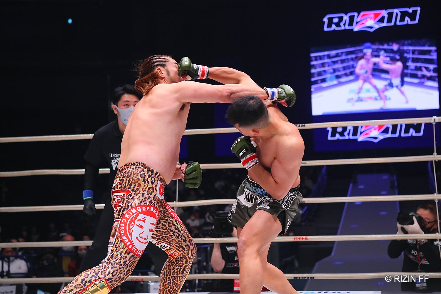 シバターVSHIROYA（C）RIZIN FF