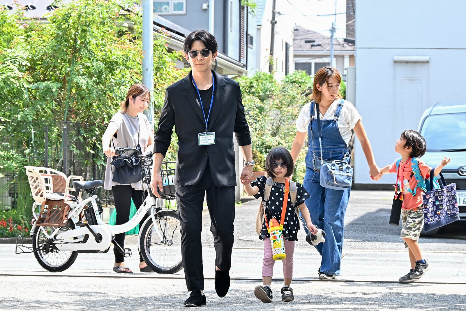 津田健次郎、倉田瑛茉「西園寺さんは家事をしない」第8話より（C）TBS