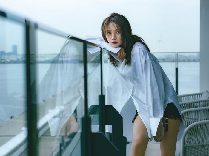 小林由依2nd写真集「意外性」講談社/撮影:柴田フミコ