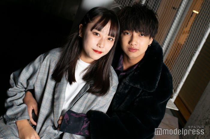 ありさ(益田愛里沙)、たくみ(近藤拓海) (C)モデルプレス