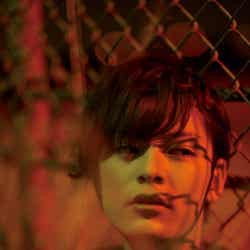 塩野瑛久ファースト写真集「しおのもと。」(ワニブックス刊)撮影:本多晃子