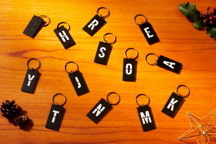 スターバックス リザーブ キーホルダーA/E/H/J/K/M/N/O/R/S/T/Y各\2,500/画像提供:スターバックス コーヒー ジャパン