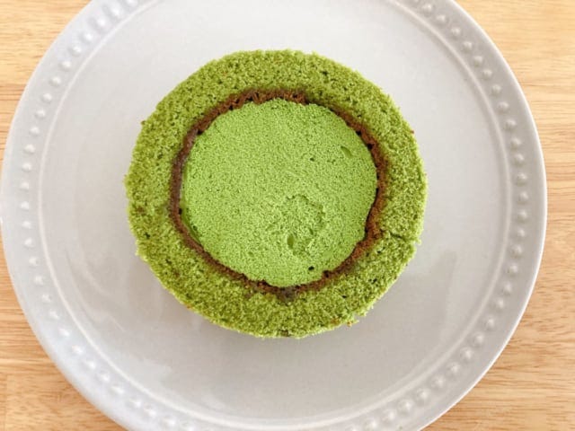 しっとり食感の生地です。