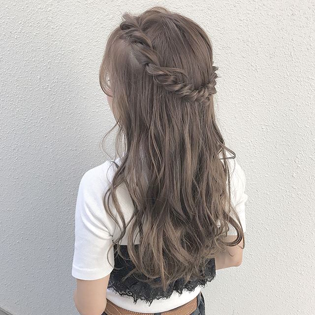 こなれ感が出るおろし髪アレンジ 不器用な大人女子におすすめの簡単ヘアをご紹介 モデルプレス