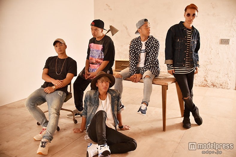 （手前から時計回り）KAZUKI、SWAY、KUBO-C、GS、P-CHO