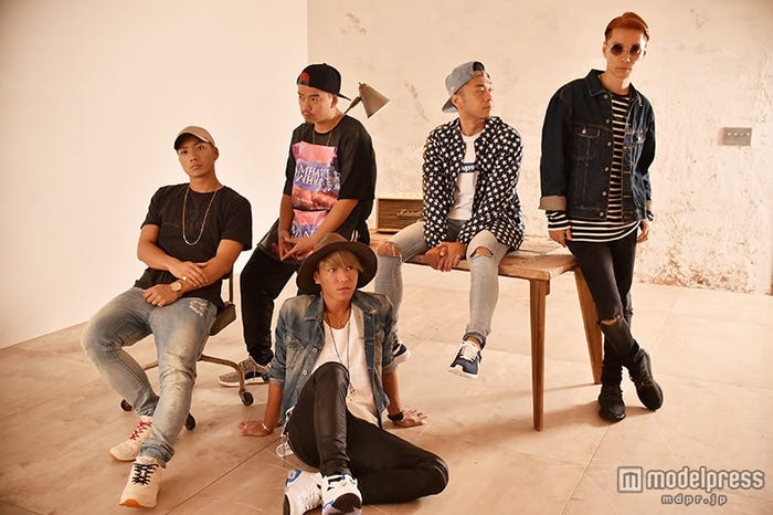 (手前から時計回り)KAZUKI、SWAY、KUBO-C、GS、P-CHO