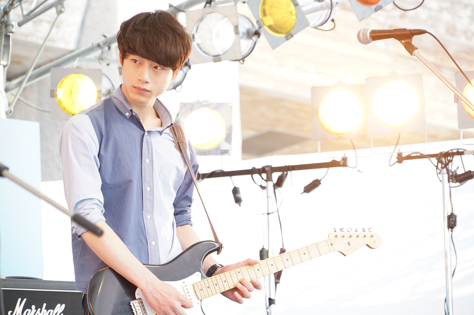 坂口健太郎（C）「君と100回目の恋」製作委員会