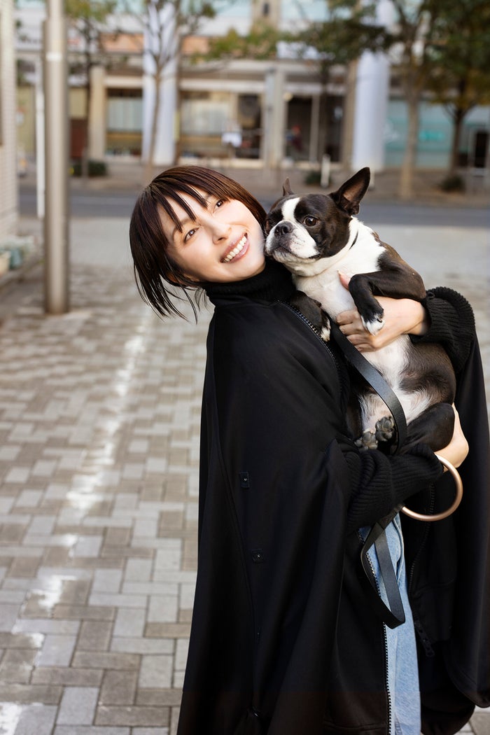 奥菜恵、美背中大胆披露のドレス姿 15年ぶり写真集で年齢重ねた美しさ表現
