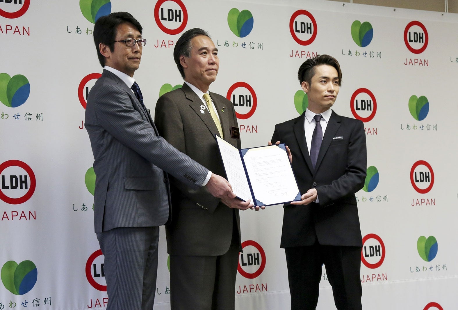 TETSUYA（右）（提供画像）